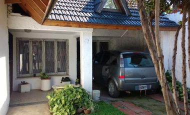 CASA   BAJO COSTO EN  ISIDRO CASANOVA