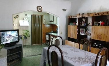 CASA   BAJO COSTO EN  ISIDRO CASANOVA