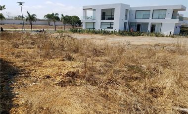 Terreno de venta en Montecristi zona  Sur