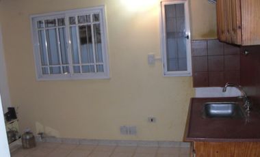 EXCELENTE PH 2 AMBIENTES CON ENTRADA DE AUTO Y PATIO
