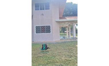 VENDO CASA CON TERRENO DE 1HECTAREA FRENTE A LA INTERAMERICANA