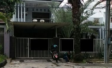 Rumah Tengah Kota Jalan Porong Darmo Surabaya