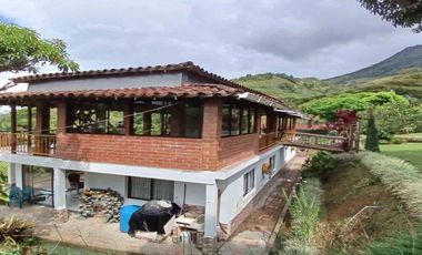 FINCA EN ARRIENDO UBICADA EN BARBOSA SECTOR VEREDA LAS LAJAS