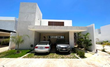 Residencia en Venta/Renta en Privada, Zona Norte de Mérida, Exclusivas Amenidades