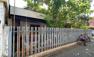 DiJual Rumah Hitung Tanah Hook di Jl. kinibalu Barat Surabaya