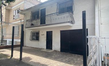 casa en venta en el refugio. Cod V9062487