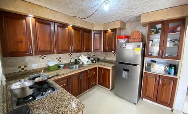 casa en venta en el refugio. Cod V9062487