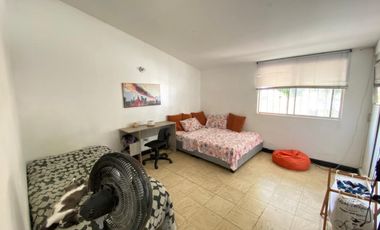 casa en venta en el refugio. Cod V9062487