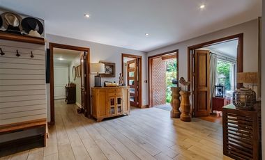 Exquisita casa impecable 6 dorm. en Golf de Manquehue