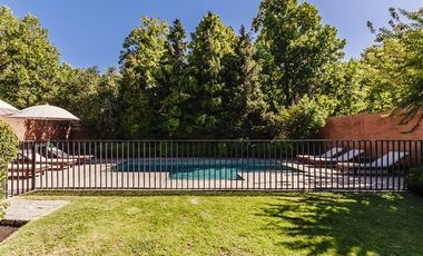 Exquisita casa impecable 6 dorm. en Golf de Manquehue