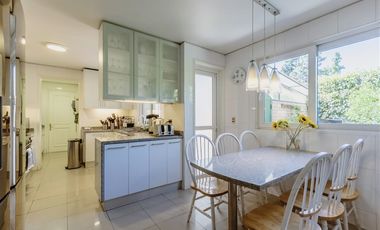 Exquisita casa impecable 6 dorm. en Golf de Manquehue