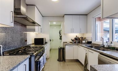 Exquisita casa impecable 6 dorm. en Golf de Manquehue