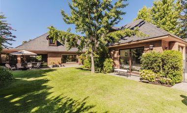 Exquisita casa impecable 6 dorm. en Golf de Manquehue