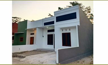 Rumah Konsep Sederhana Elegan di Ngawen