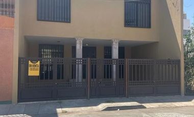 CASA EN VENTA AL NORTE (EN CALLE)