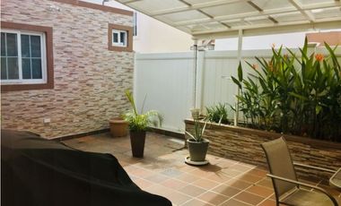 CASA EN BRISAS DEL GOLF 175 M2 4 REC 3.5 BAÑOS 2 PARKING