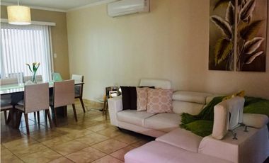CASA EN BRISAS DEL GOLF 175 M2 4 REC 3.5 BAÑOS 2 PARKING