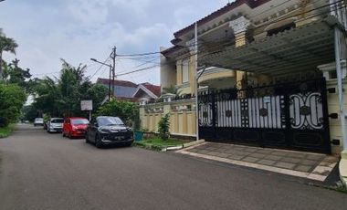 DIJUAL RUMAH MEGAH, ASRI DEPAN TAMAN at Jl BONA INDAH, LEBAK BULUS