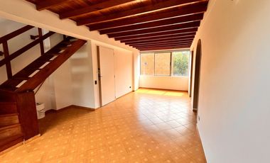 apartamento en arriendo en loma del escobero. Cod A777028