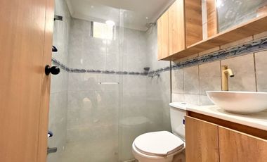 apartamento en arriendo en loma del escobero. Cod A777028
