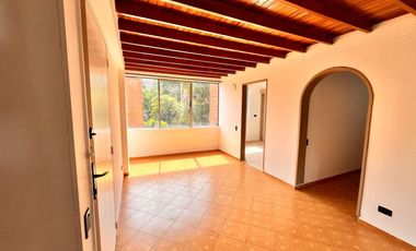 apartamento en arriendo en loma del escobero. Cod A777028