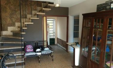 VENTA VIAMONTE 3781 OPORTUNIDAD CASA 2 PLANTAS 3 DORMITORIOS 100m2