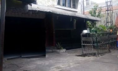 Dijual Rumah 2 lantai Pusat kota di Jl Pasar Kembang, Surabaya