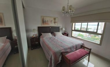 ESPECTACULAR DEPARTAMENTO EN VENTA EN VILLA SARITA. DOS DORMITORIOS Y BALCÓN CON PARRILLA. GRAN CONFORT PARA DISFRUTAR EN FAMILIA.-