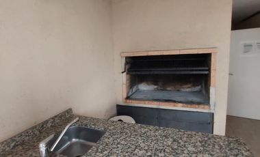 ESPECTACULAR DEPARTAMENTO EN VENTA EN VILLA SARITA. DOS DORMITORIOS Y BALCÓN CON PARRILLA. GRAN CONFORT PARA DISFRUTAR EN FAMILIA.-