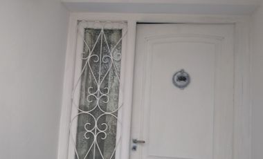 Casa PH en venta en Bernal Oeste