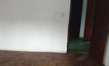 Casa PH en venta en Bernal Oeste