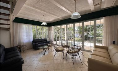 Se Vende Hermosa Casa de Playa Frente al Mar en Gorgona!