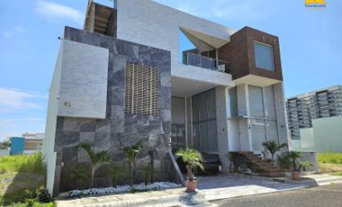 Residencia en Venta con Alberca y Vista al Mar en el Fracc. Playas del Conchal, Veracruz