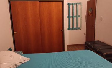 SE VENDE DUPLEX . CALLE 11 DE SETIEMBRE AL 400, HAEDO SUR. 4 AMBIENTES CON COCHERA PARA 2 AUTOS CON ACCESO AUTOMAT. ANTIGUEDAD 13 AÑOS SUSANA QUINELLI