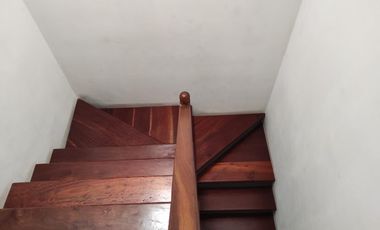 SE VENDE DUPLEX . CALLE 11 DE SETIEMBRE AL 400, HAEDO SUR. 4 AMBIENTES CON COCHERA PARA 2 AUTOS CON ACCESO AUTOMAT. ANTIGUEDAD 13 AÑOS SUSANA QUINELLI