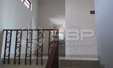 Rumah Dijual Jogja mewah istimewa perum Vasana dkt UGM jl kaliurang km 6