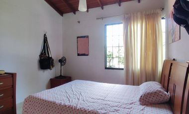 casa en venta en niza. Cod V28255