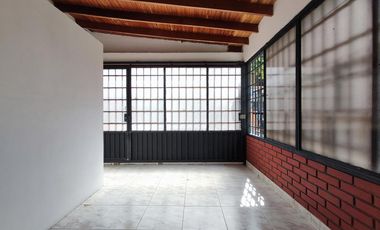 casa en venta en niza. Cod V28255