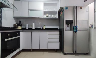 casa en venta en niza. Cod V28255