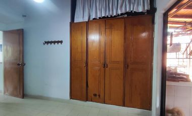casa en venta en niza. Cod V28255