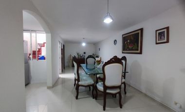 casa en venta en niza. Cod V28255