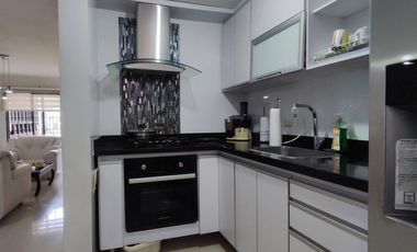 casa en venta en niza. Cod V28255