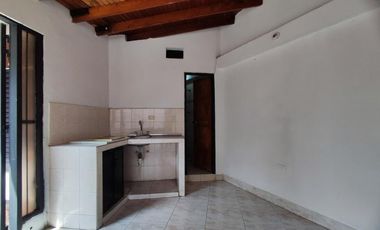 casa en venta en niza. Cod V28255