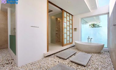 Spectacular Samui Sea View Villa on 1 Rai Land
