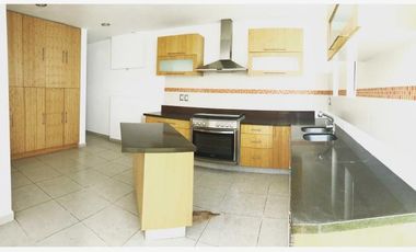 Casa en Renta en San Salvador Tizatlalli