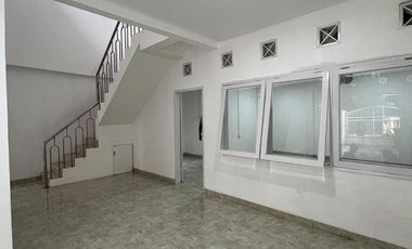 Di jual rumah baru di renovasi di Perum Beji Permai Tanah Baru Depok