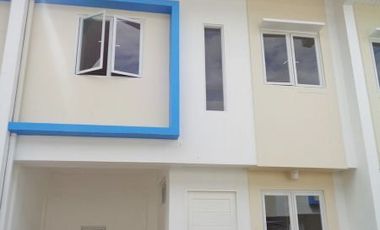 READY FOR OCCUPANCY TOWNHOUSE IN NORTH CALOOCAN - BLUHOMES BREEZE
