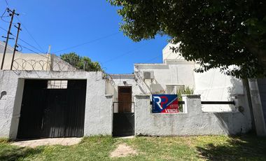 2 Casas en Venta al precio de 1 en Gualeguaychú. OPORTUNIDAD!!