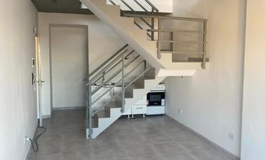 Duplex en venta en Sarandi Este