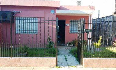 HERMOSA CASA FRENTE A LA CIUDAD DEPORTIVA